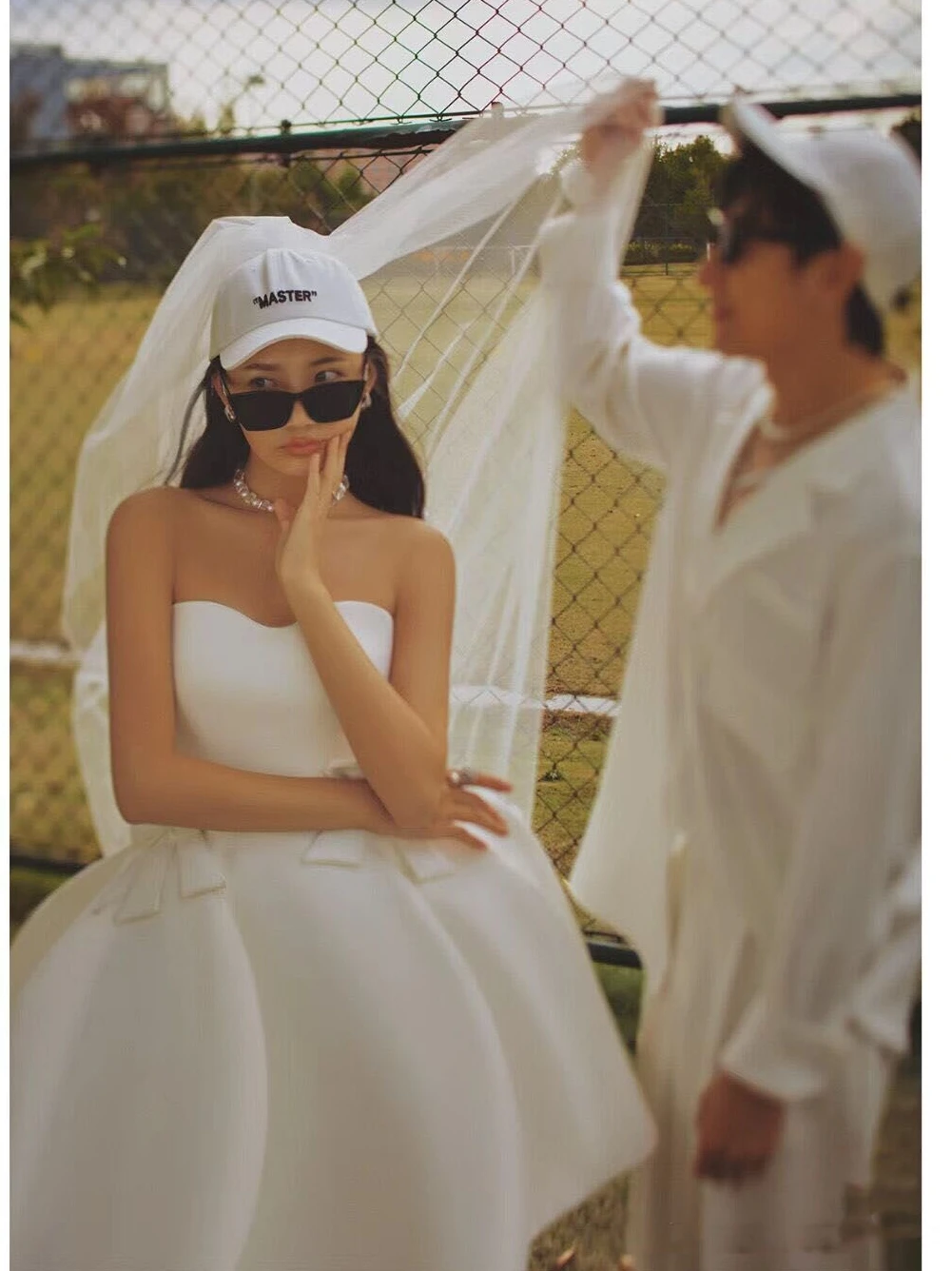 

2024 Shadow Studio Photography Couple Theme Outfit Exterior Simple Korean Style Satin Puffy Bustier Short Skirt