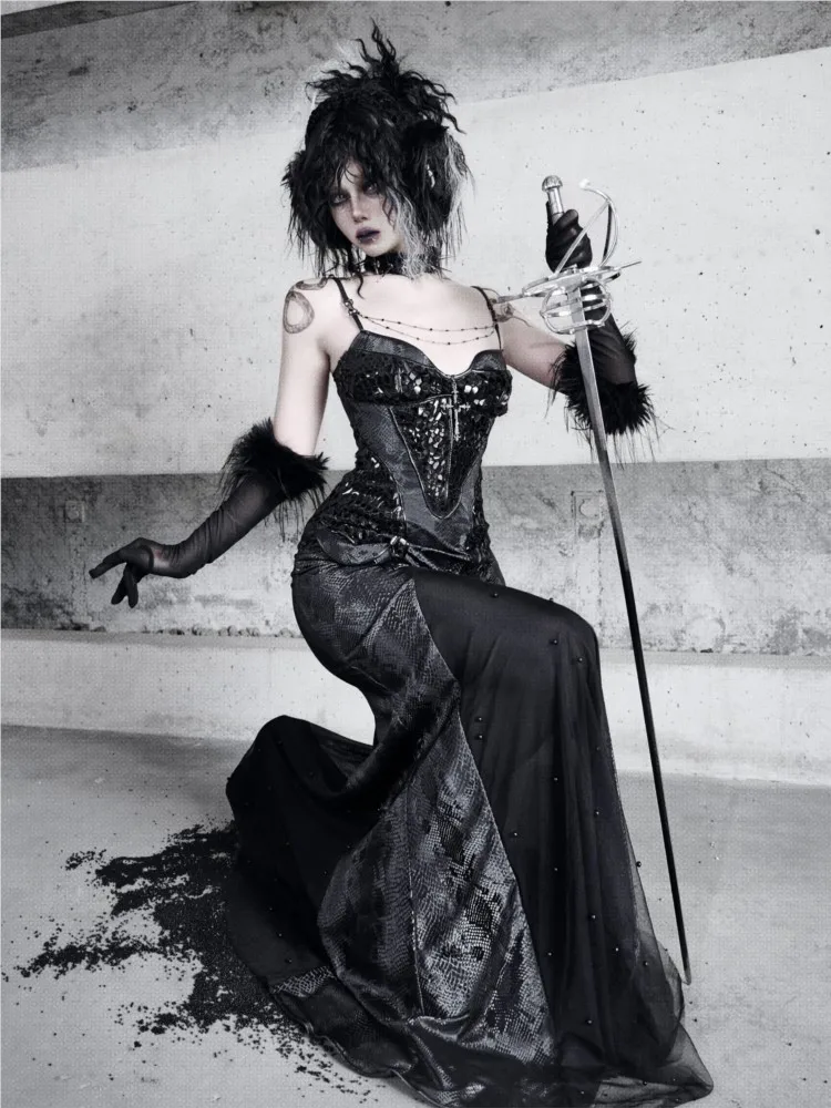 Snake-patterned elastic Gothic halter fishtail dress