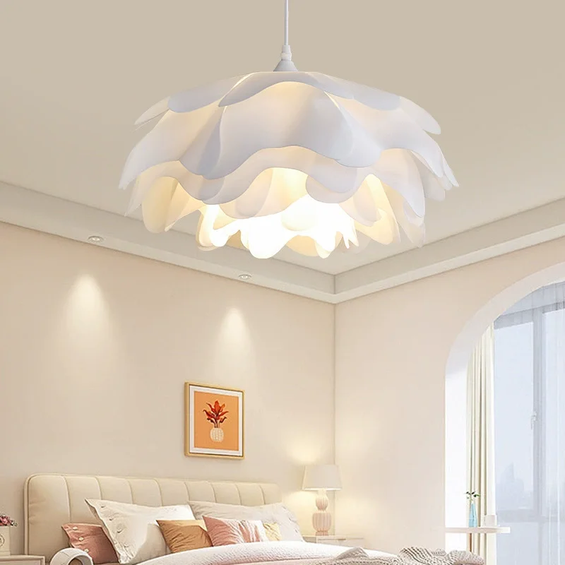 

Nordic personalized creative pine cone shaped home, coffee shop, restaurant art decoration chandelier