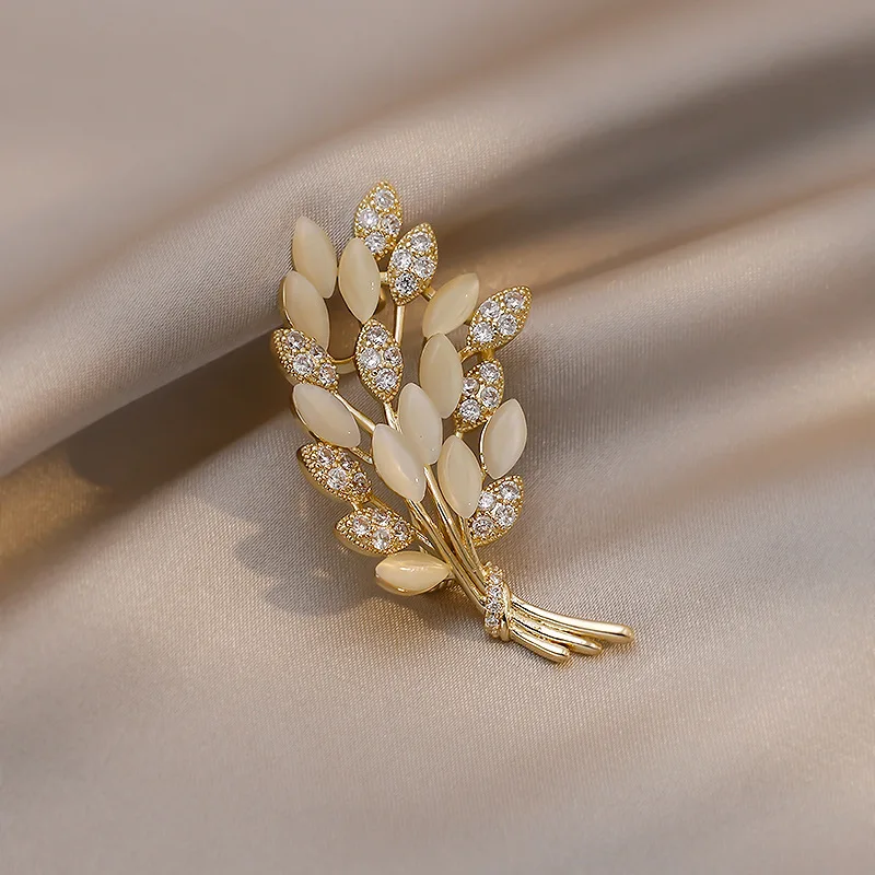 2024 Fashion New Style Temperament Crystal Wheat Ear Feather Brooch Sales Luxury Versatile Corsage Suit Accessories Elegant