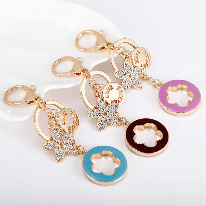 Wholesale Price Fashion Five Leaf Keychains Creative Key Chain Metal Keyrings Car Key Ring Accessories Women Bag Charm Pendant