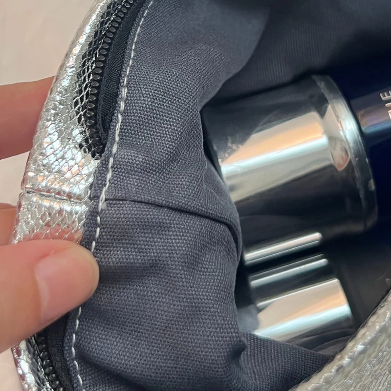 Einfache glänzende Pailletten Silber Clutch Kosmetik Handtasche Make-up Tasche tragbare Frauen Toilettenartikel Hautpflege Aufbewahrungstasche Organizer Tasche – Detail 5