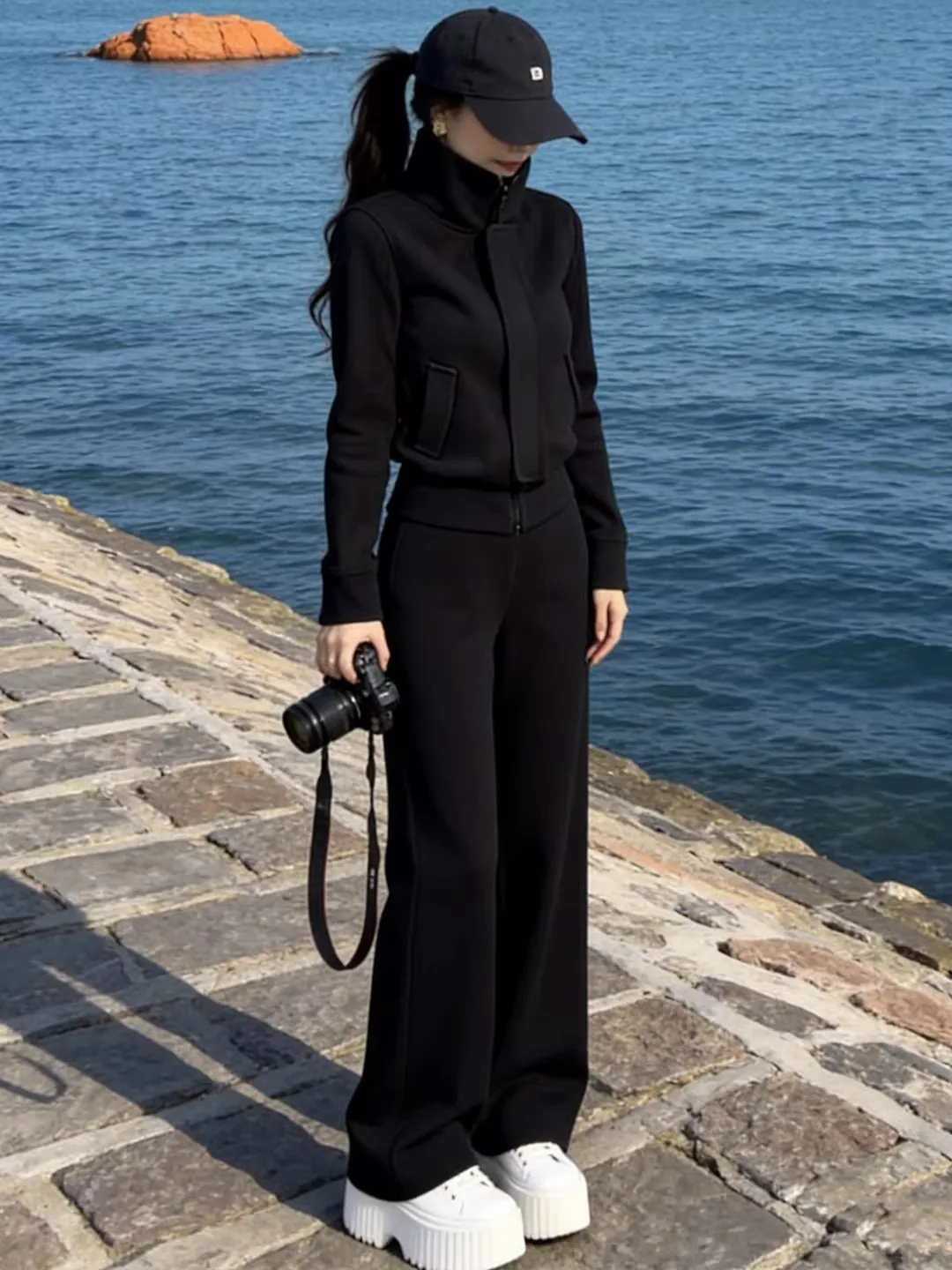 

Elegant Minimalist Fleece Lined Casual Sportswear Set Women's Hoodie Slimming Ageless Outfit Black Two Piece Set High Waist L...