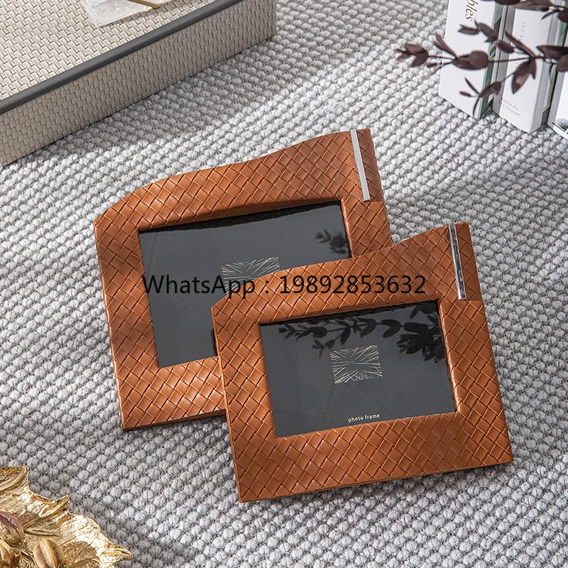 LYY Modern Light Luxury Model Home High-end Leather  Frame Display Stand 6inch 7inch Decorative Decoration Metal Frame