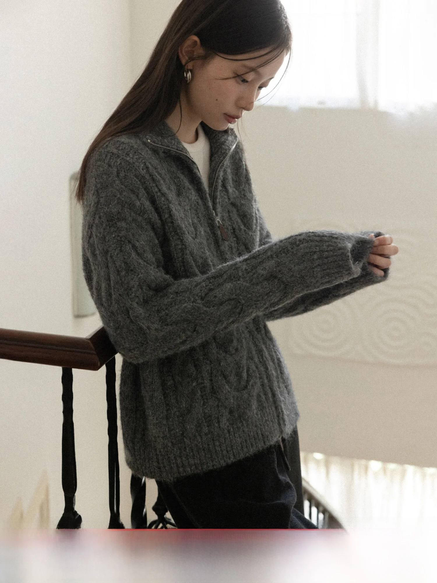 

ey American Retro Knitted Loose Cardigan Sweater Women's Winter New Sle Versatile Outerwear Warm Thiened Long Sve Zi...