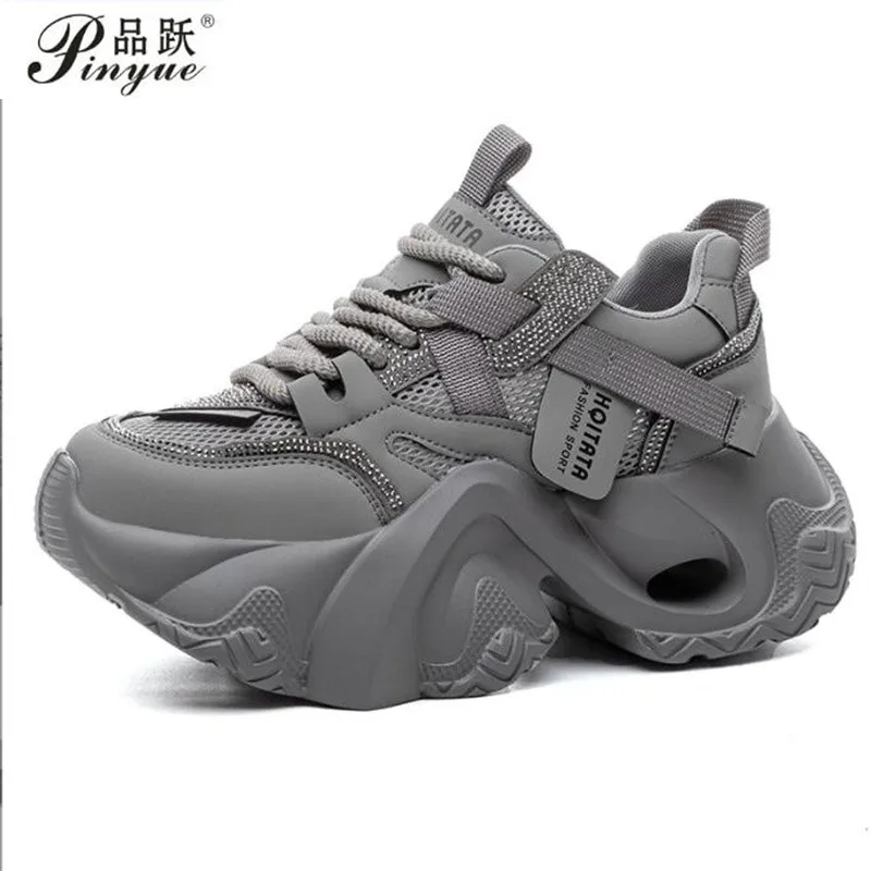 

7 см женские повседневные вентилируемые кроссовки на толстой подошве, дизайнерские дышащие модные женские туфли на шнуровке, утягивающие вулканизированные туфли для папы 34 40