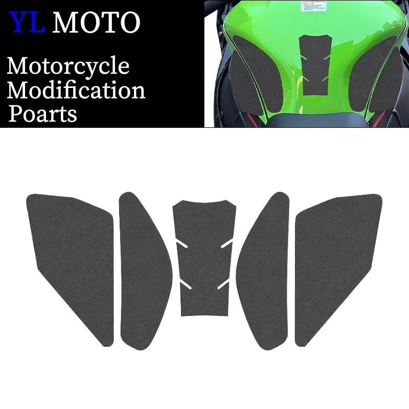 

Мотоциклетные противоскользящие накладки на топливный бак, наклейки, боковые газовые наколенники, тяговые наклейки, подходят для Kawasaki ZX10R ZX10RR Ninja1000 2011-2023