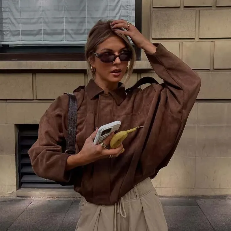 

YENKYE 2025 женская куртка-бомбер из искусственной замши с длинным рукавом и воротником с лацканами, осеннее свободное пальто, укороченная гоночная верхняя одежда High Street