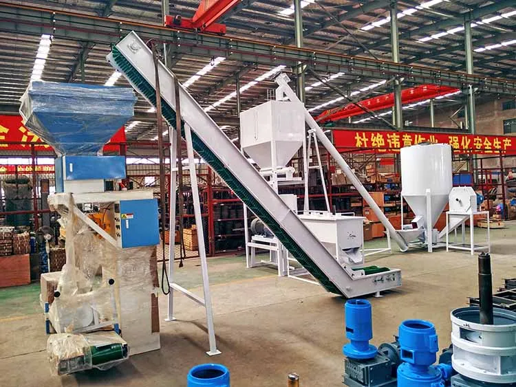 Small Farm Animal Poultry Feed Pellet Making Machine Production Line for South Africa Cow Sheep Chicken Breeding Factory