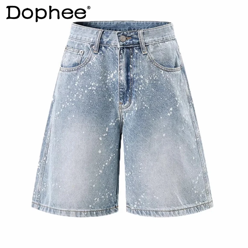 

Мужские летние джинсовые шорты 2026 года: новая модная модель с эффектом брызг краски и стразами, свободные, комфортные, универсальные, в стиле High Street, длиной до колена