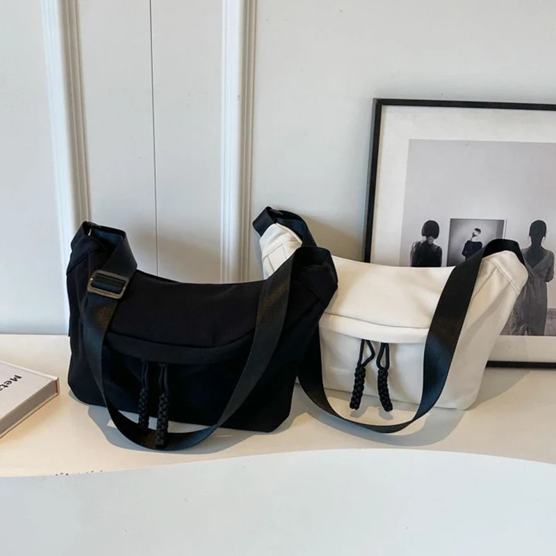 

Квадратная сумка через плечо нейтрального цвета для мужчин и женщин, с простым дизайном, подходит для прогулок или работы.