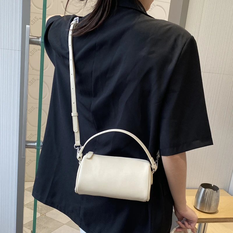 

Ladies' Cowhide Leather Shoulder Bag for Women Crossbody Fashionable Simple and Practical Soft Leather Barrel Shaped Phone Bag