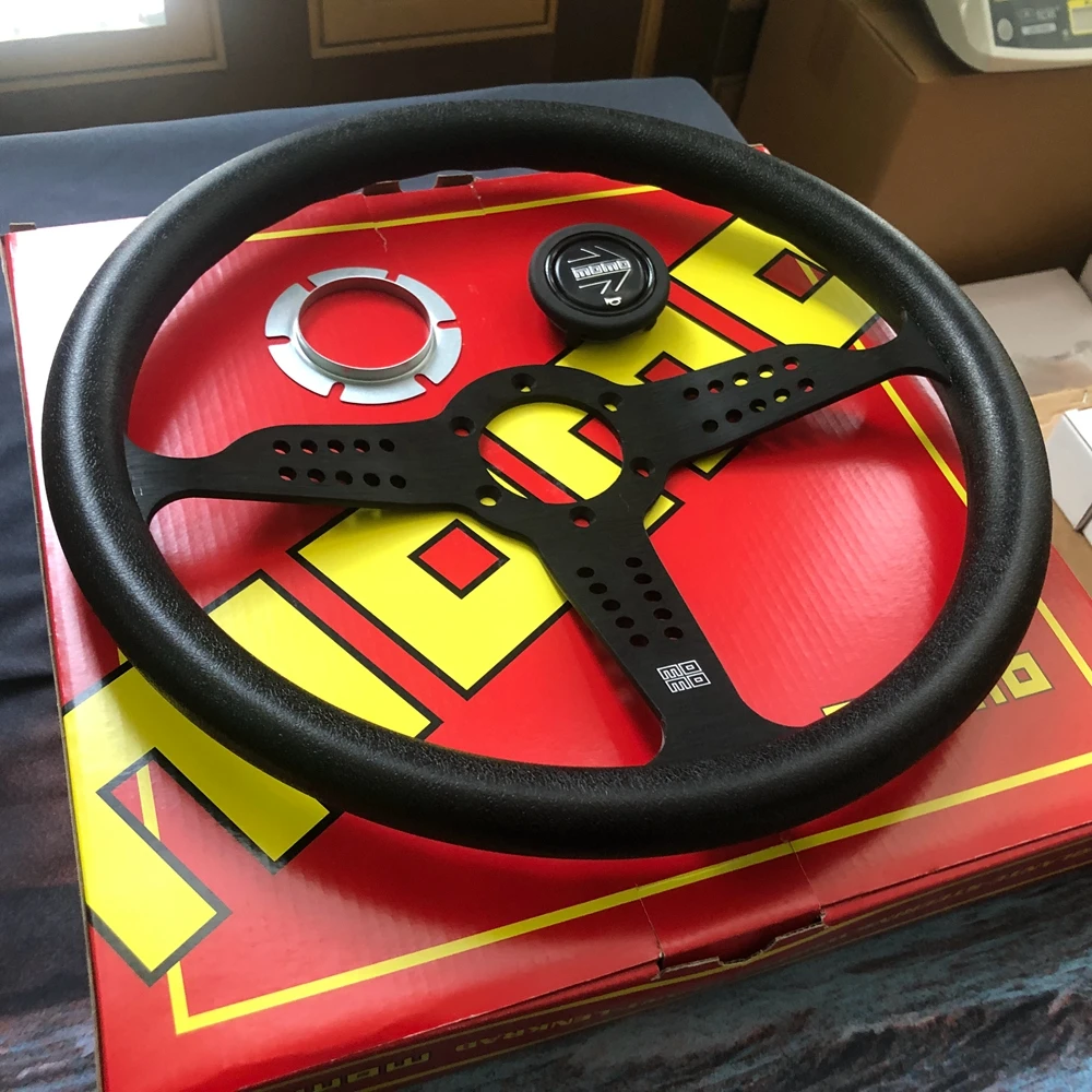 

Classic 14Inch JDM Racing MOMO GRAND PRIX Steering Wheel JDM Rally Drift PU MOMO Steering Wheel Volantes For VW BMW Toyota Honda