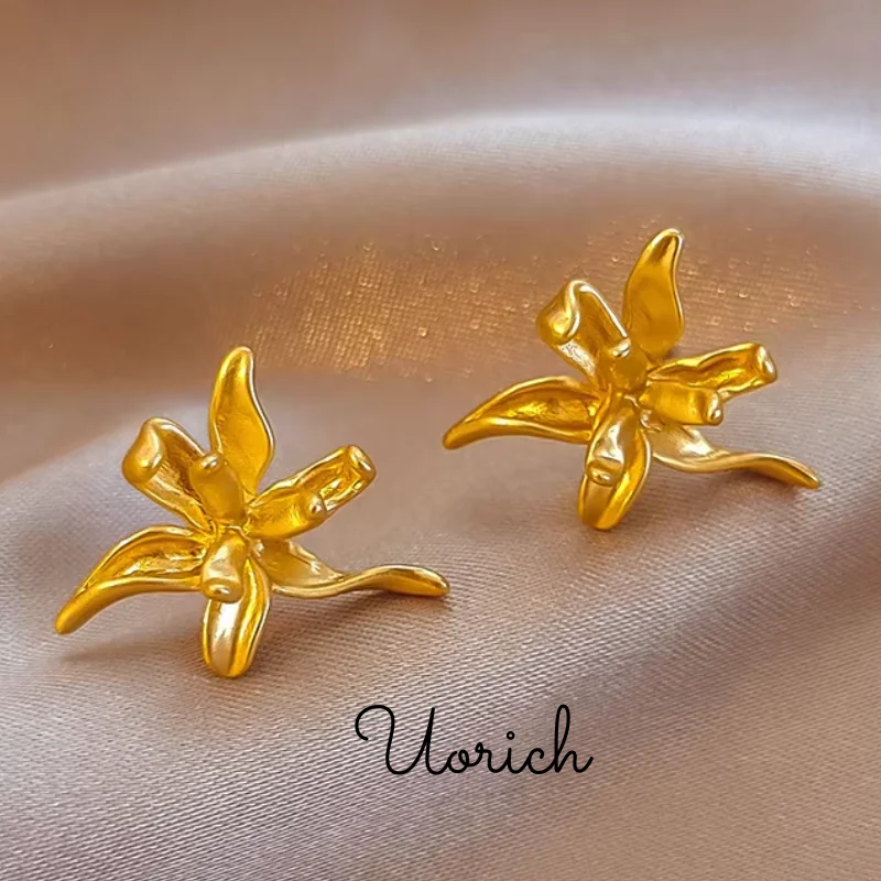 

Uorich French Retro Fashion Fairy Iris Stud Earrings for Women Gold Plated 14k Exquisite Simple Jewelry Wedding Gifts Daily Wear