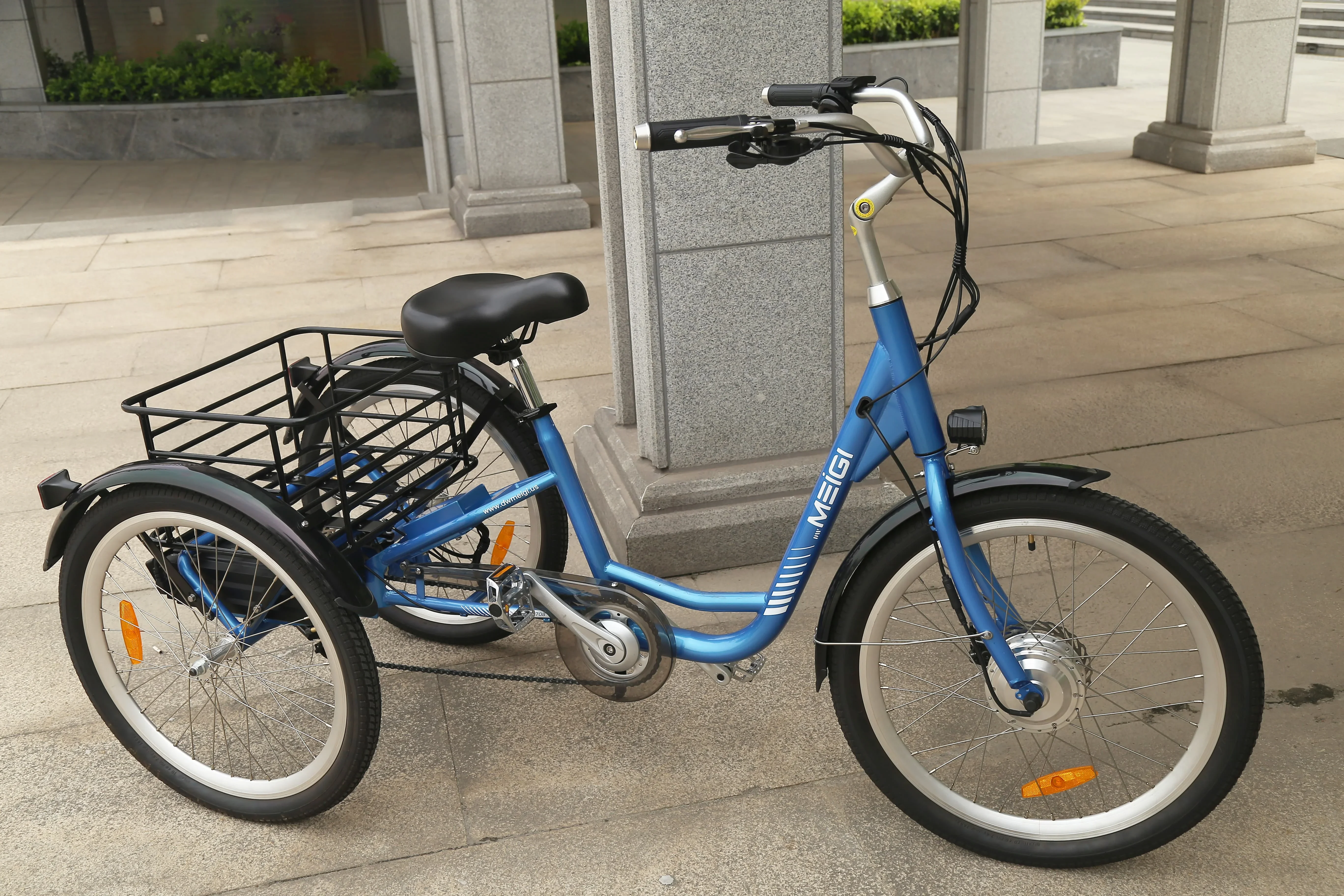 Cheap Popular Stock E-Trikes 36V 350W Electric Tricycle 3 Wheel Electric Bicycle Bike For Adults Cargo Delivery