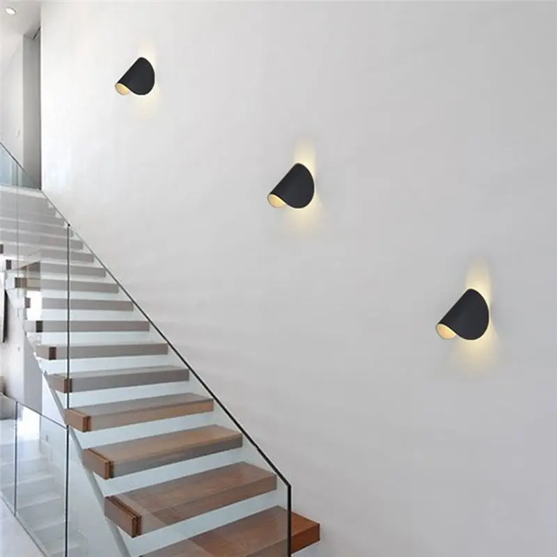 

Поворотный черный настенный светильник из кованого железа, современный простой настенный светильник для спальни (теплый свет)