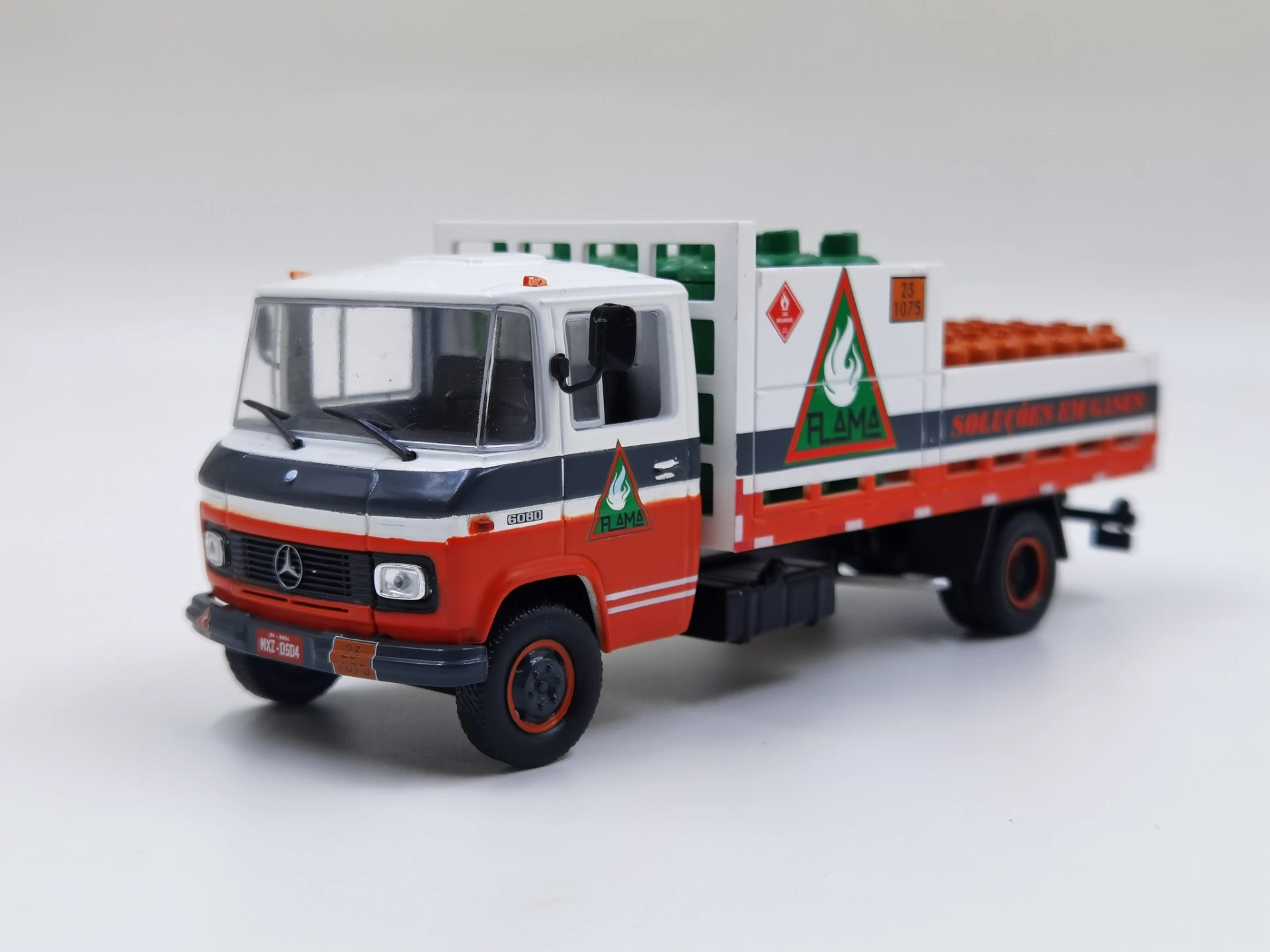 

Diecast IXO 1/43 Scale Benz 608D Alloy Car Model Collectible Toy Gift Souvenir Display Ornament