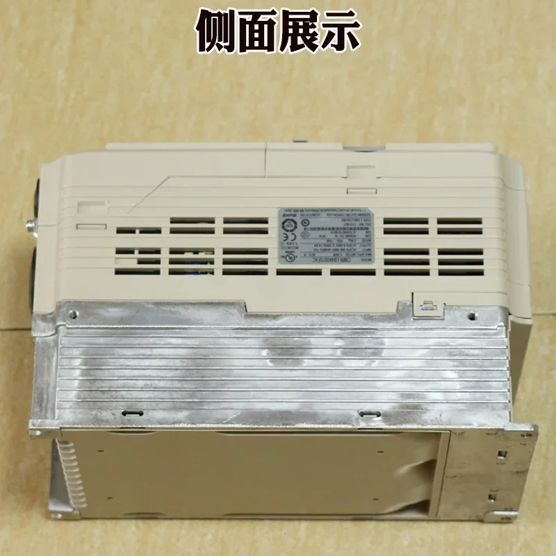 Inverter L1000A elevator CIMR-LB4A0015FAC dedicated new 5.5KW accessory
