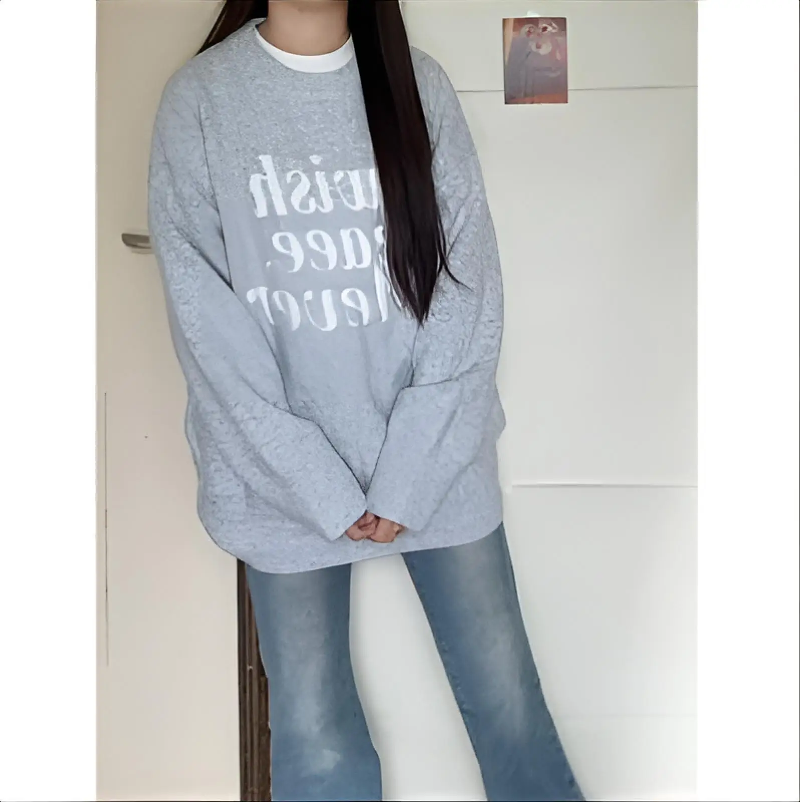 

Женский стильный осенний свитер с рельефной текстурой в швейцарскую горошек, белый, милый, женственный, в стиле блузки, с круглым вырезом, длинный, свободного кроя