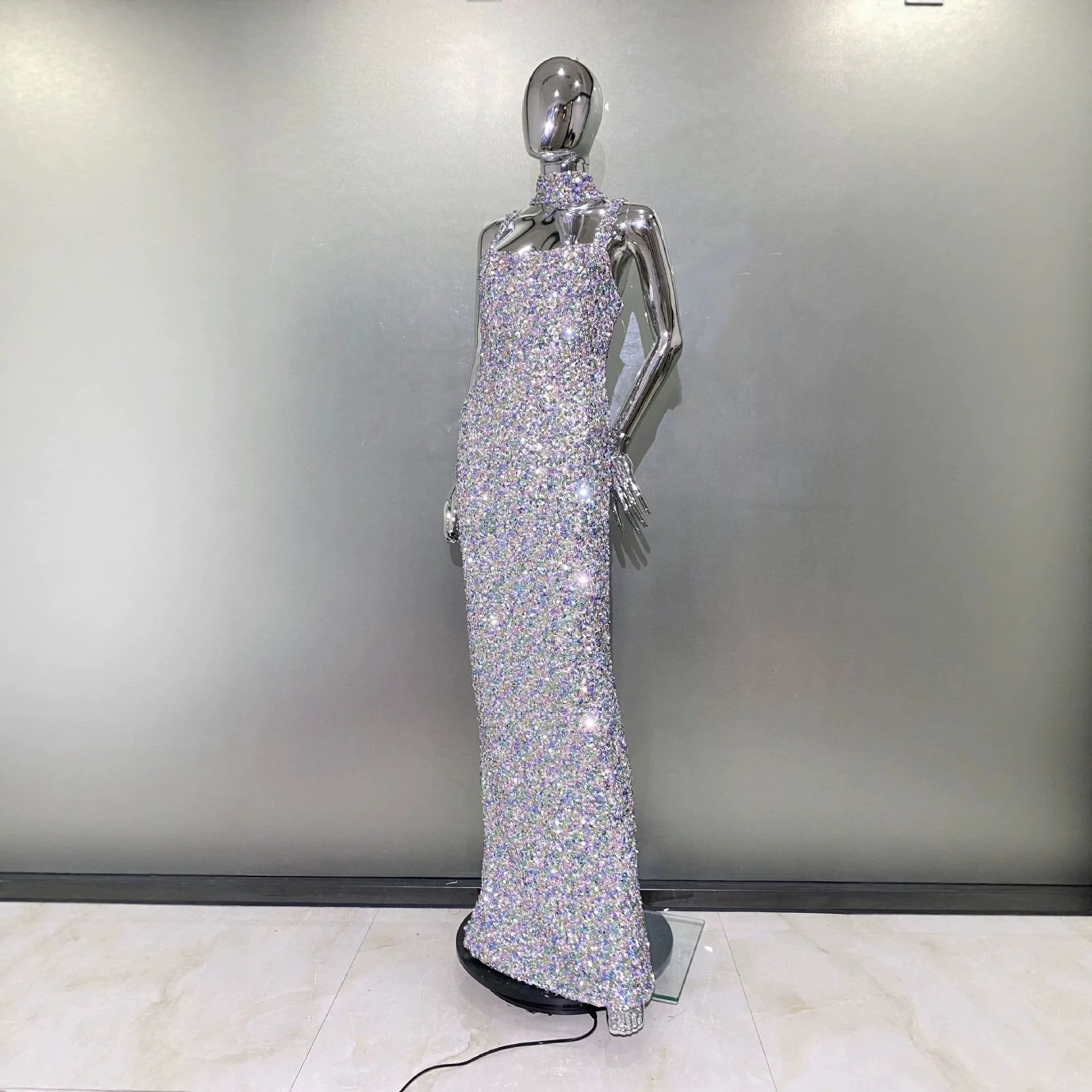 Customized Gradient Silver Sequin Prom Dresses Elegant Wide Strap Backless With Neck Chain Maxi Dress Celebrate Evening Party