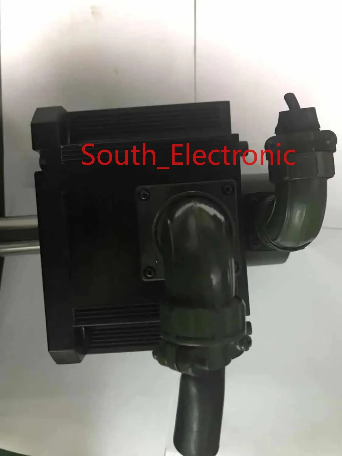 MDME402GCG  servo  motor   ,  In good working condition, free shipping   a