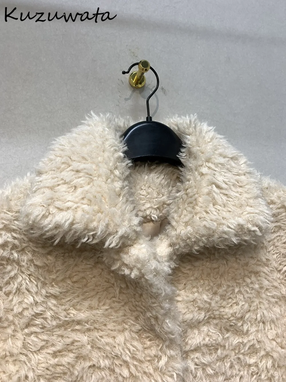 

Kuzuwata Turn-down Collar Long Sleeve Loose New Outwears Lambswool Short Warm Fluffy Tops Japan Minority Elegant Luxury Jackets