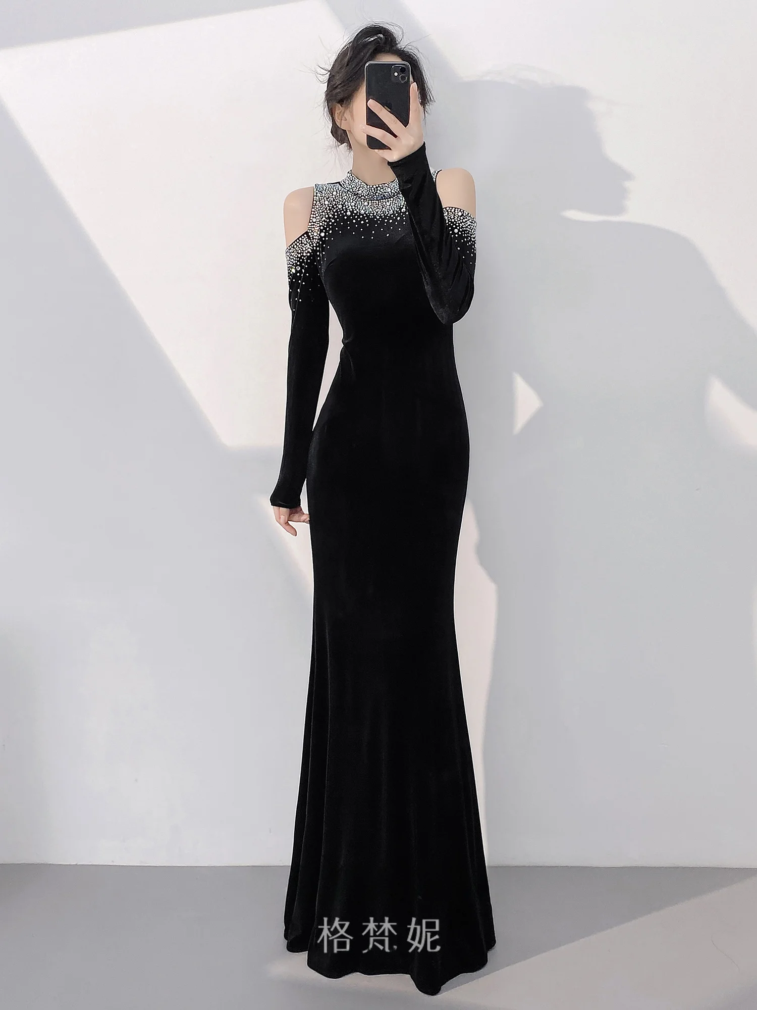 

Ele Bla Velvet Evening Gown Women's 2026 New Sle Mid-Waist Fi-Tail Skirt for Year-End Par And Performances