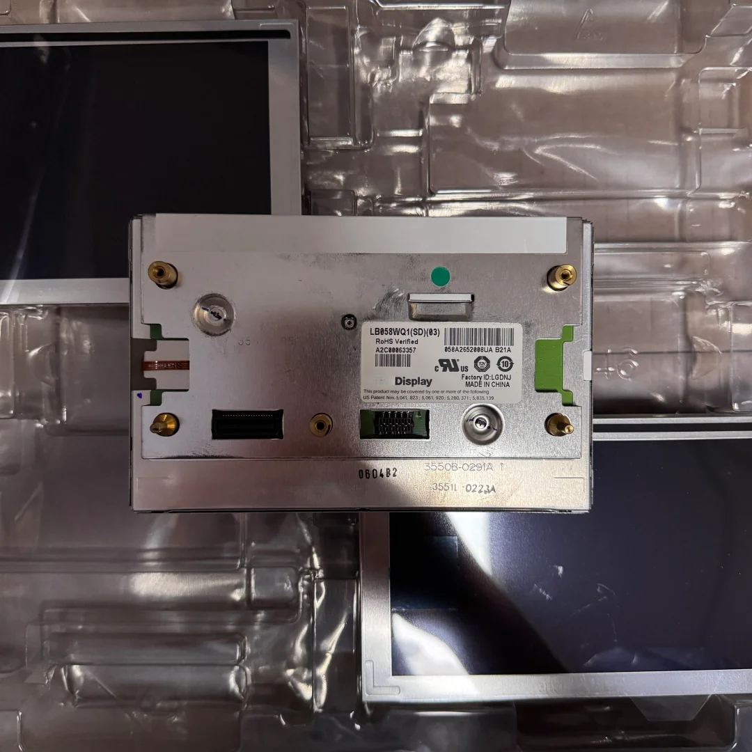 

New LB058WQ1(SD)(01) (SD)(02) (SD)(03) LB058WQ1-SD01 SD02 SD03 for Mercedes-Benz W212 5.8" Radio LCD Display Screen