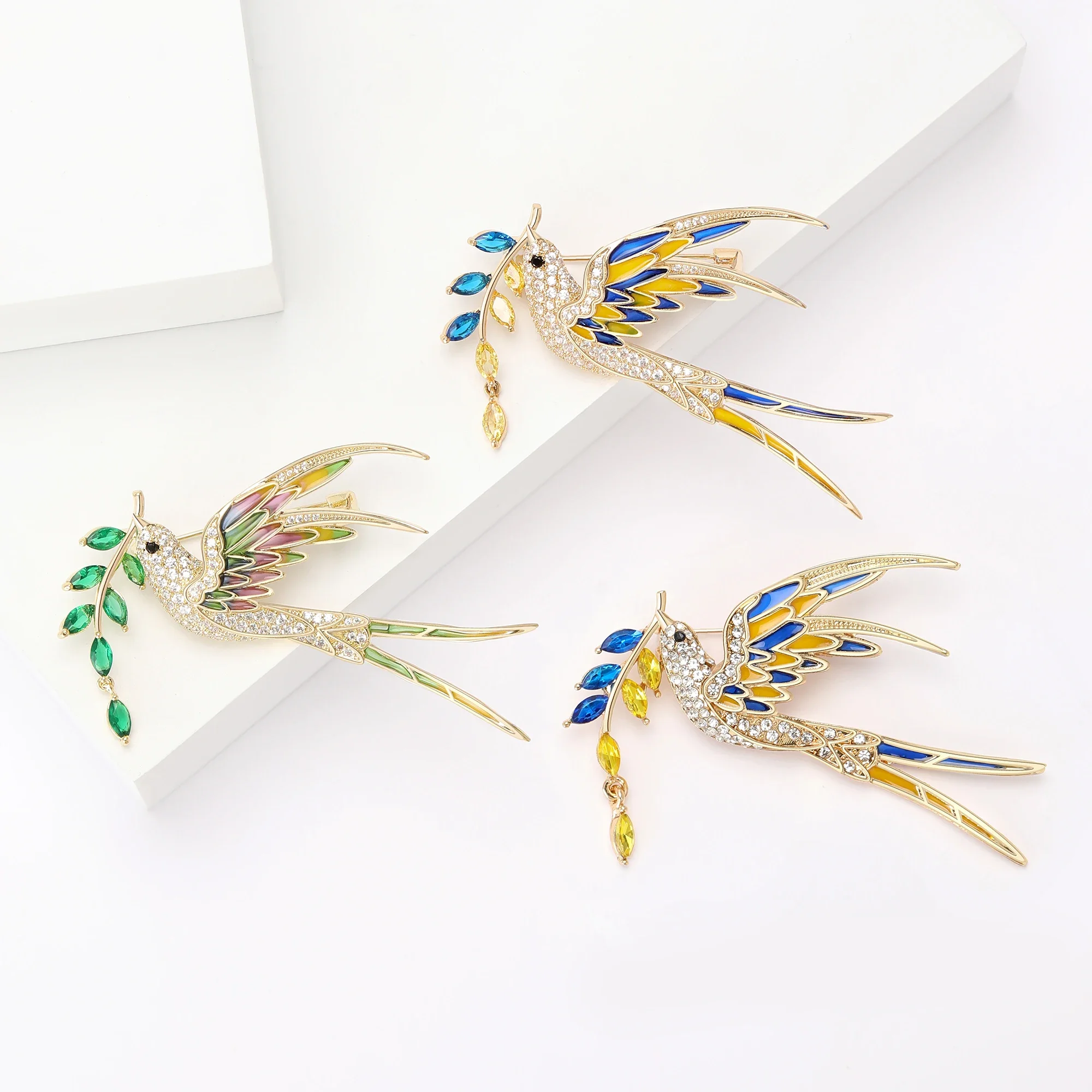 Unique Style Enamel Peace Dove Brooches for Women Ukraine Rhinestone Ear of Wheat Pins Office Party Friend Gifts Accessories