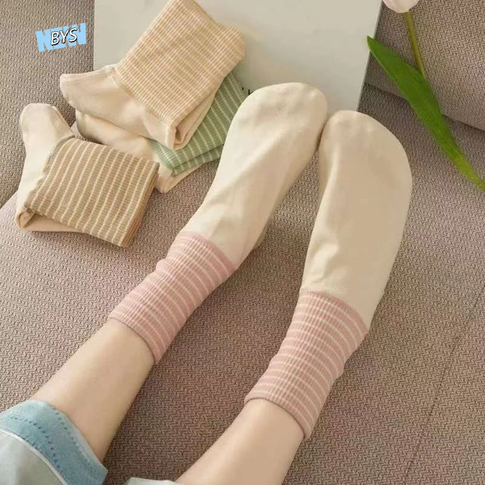 

4 пары утепленных носков для сна с эффектом кондиционирования, с противоскользящим покрытием, в мультяшную полоску, женские, дышащие, средней длины