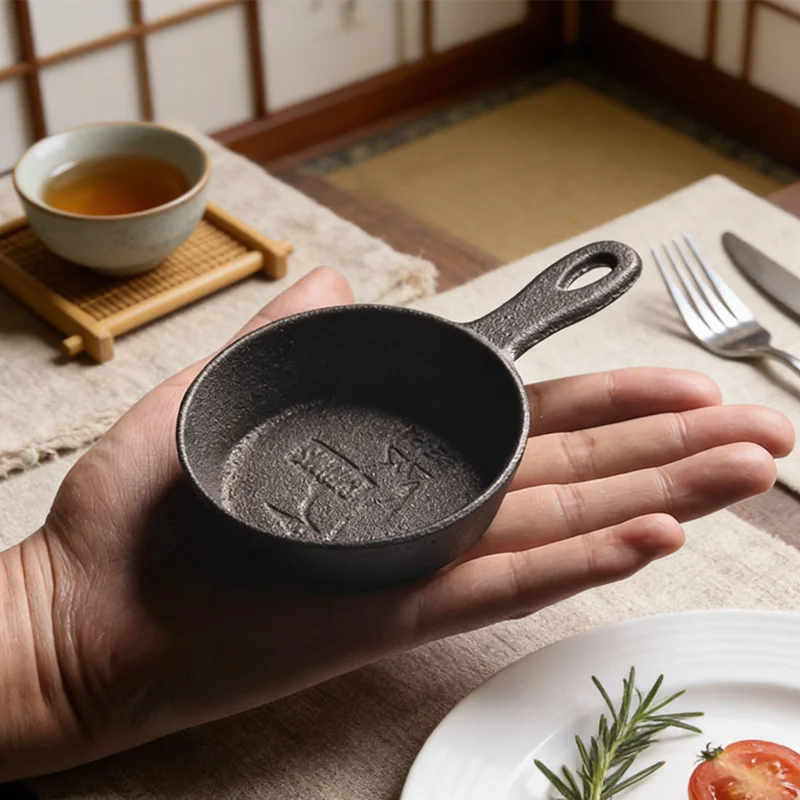 Versatile Mini Cast Iron Pan 8.5cm Non-Stick Surface for Frying, Baking, Serving, Great as a Personal Skillet or Kitchen Gadget