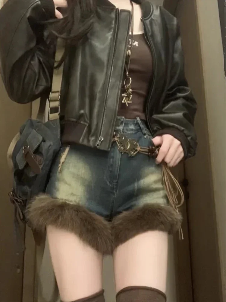Pantaloncini di Jeans Patchwork in pelliccia sintetica da donna Y2k Mini pantaloncini di Jeans a vita alta Vintage Harajuku pantaloni da Cowboy coreani estate 2000s vestiti