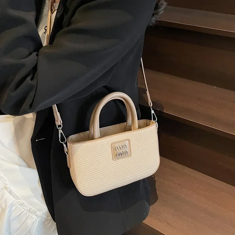 2025 nova bolsa crossbody moda personalidade lazer mão carregando pequeno saco quadrado pequena tendência feminina bolsa de ombro