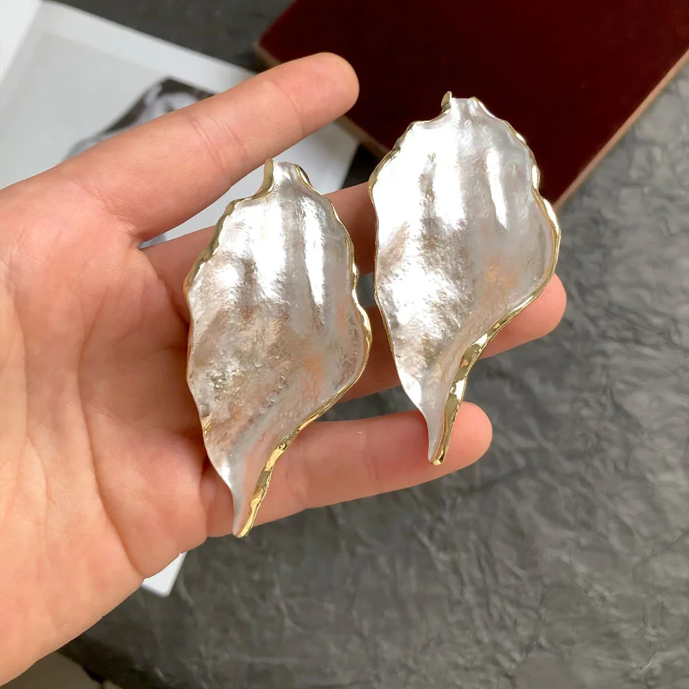 Irregular Leaf Shape Drop Earrings for Women Gold Plated Wavy Edge Baroque Pearl Texture Dangle Earrings Jewelry Earrings Gifts