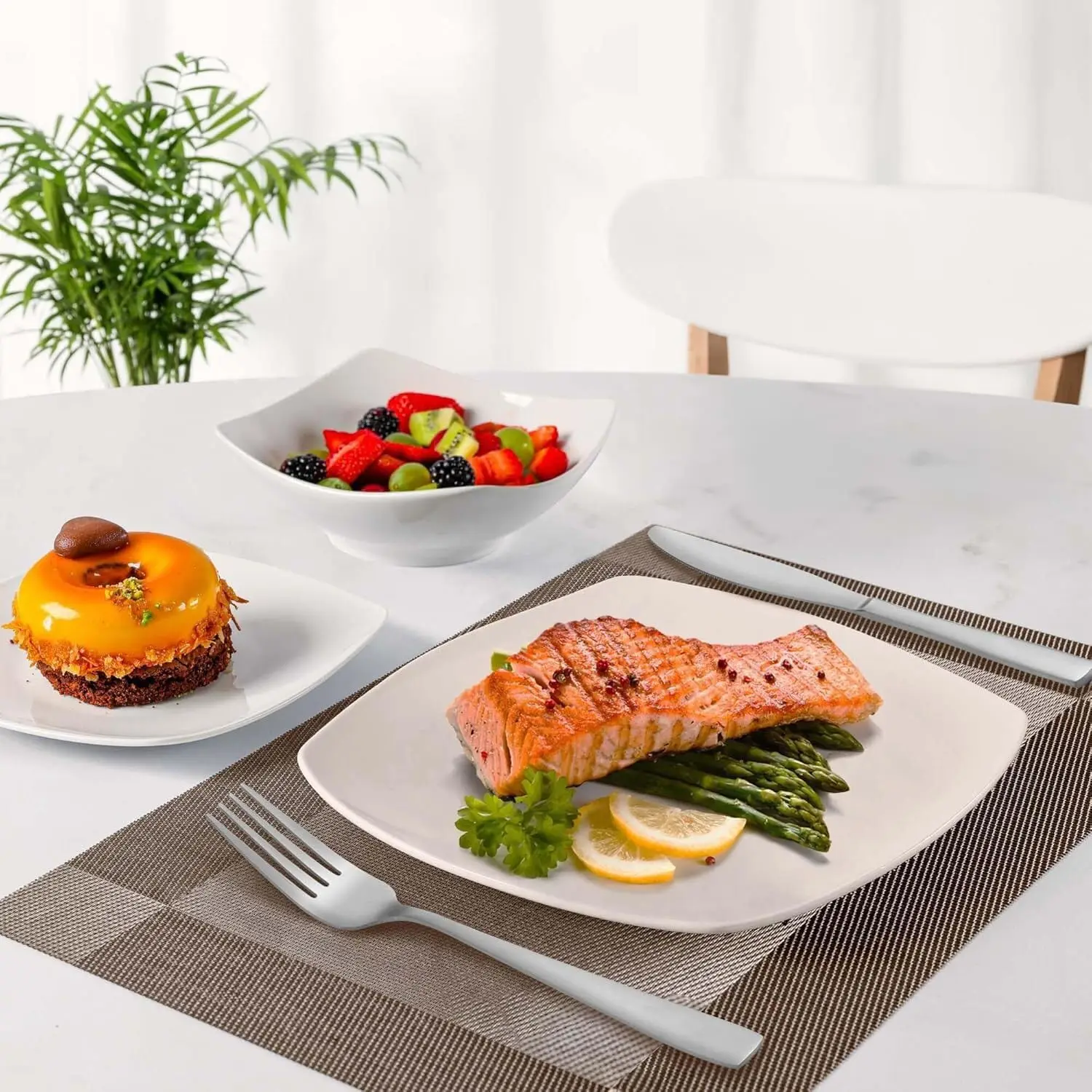 طقم أواني طعام من البورسلين مكون من 18 قطعة من لونا - أطباق وأطباق مقاومة للرقاقة والخدش - طقم أطباق عالية الجودة لـ 6 أشخاص، أبيض