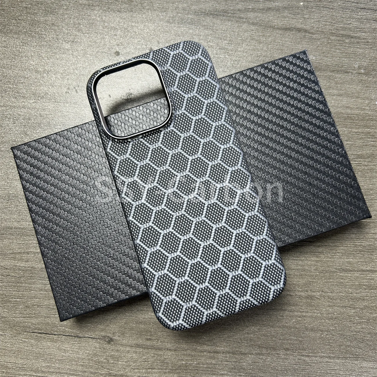 

Real Kevlar Magsafe case For Iphone 16 pro max Carbon Fiber case, 16 pro luxury ultra-light ultra-thin MagSafe protective cover