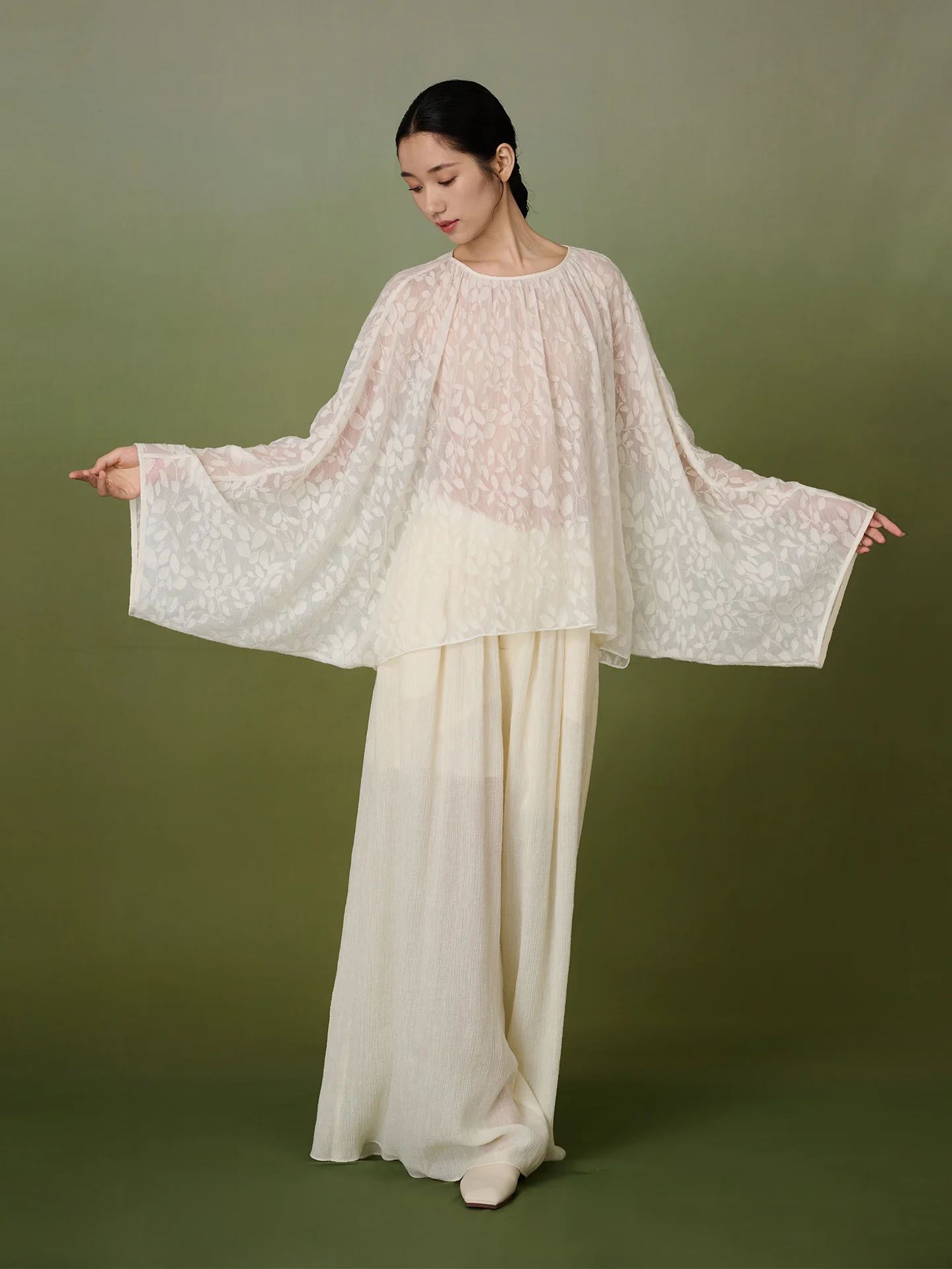 

NAAMSAAN Chinese Sle Knitted Top Women's round Ne Wide Sve Floral Embroidery Loose Fit Cover up Spring Faion