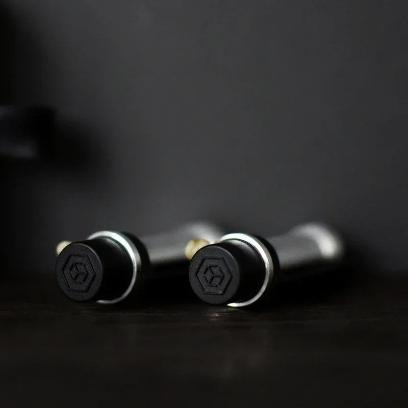 Progetto Venom di Magie Factory Mini dispositivo galleggiante Filo invisibile Trucchi magici da palcoscenico Magia Magicians Prop Accessorio per illusione