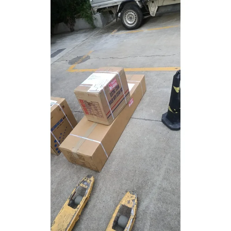 HK-1801 Industrial Steam Iron Ironing Machine Electric steam iron with ironing table