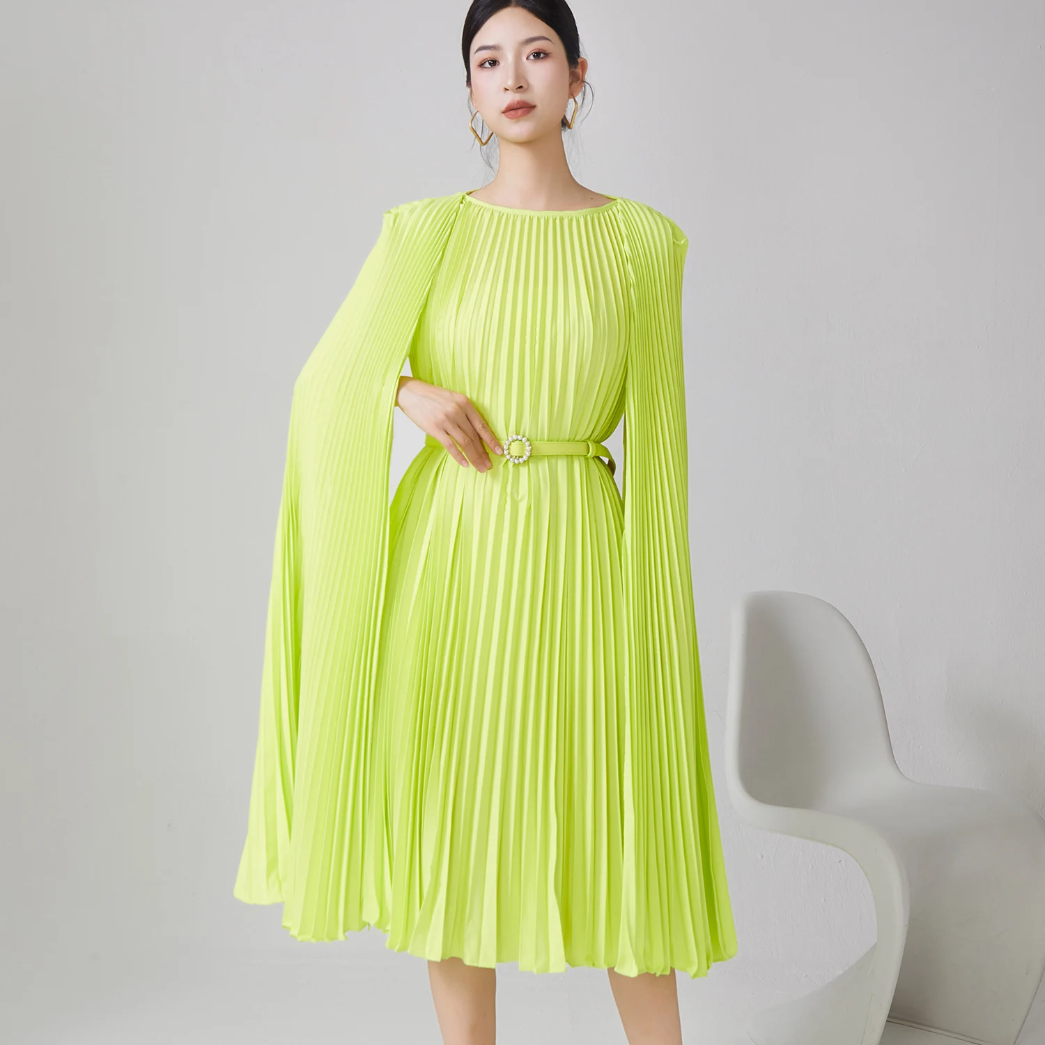 

Women's 2024 New Casual Pleated Dress Irregular Cloak Sleeve Loose Belt Long Knee-Length Dress