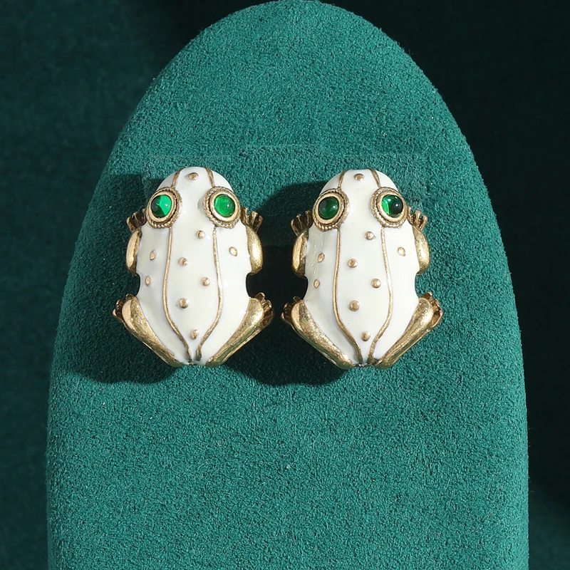 

Vintage Jewelry White Frog Earrings Gold Color Party Luxury Designer Antique Accessories For Woman 2025 Trending New Item