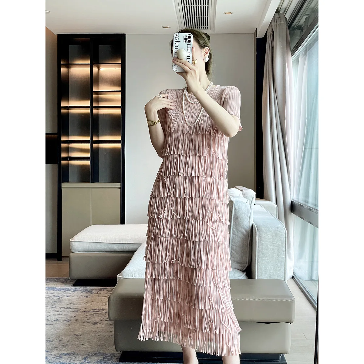 

Miyake Pleats 2024 Summer New Fringed Dress Temperament Elegant Short-sleeved Cake Skirt Slim Show Slender Long Skirt