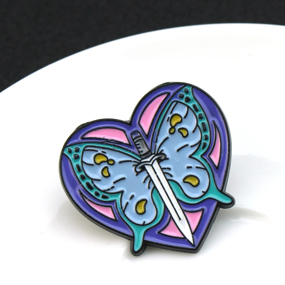 Anime JoJo Bizarre Adventure Brooch Pin Stone Ocean Jolyne Cujoh Sword Butterfly Power Enamel Pin Lapel Badge Jewelry Gift