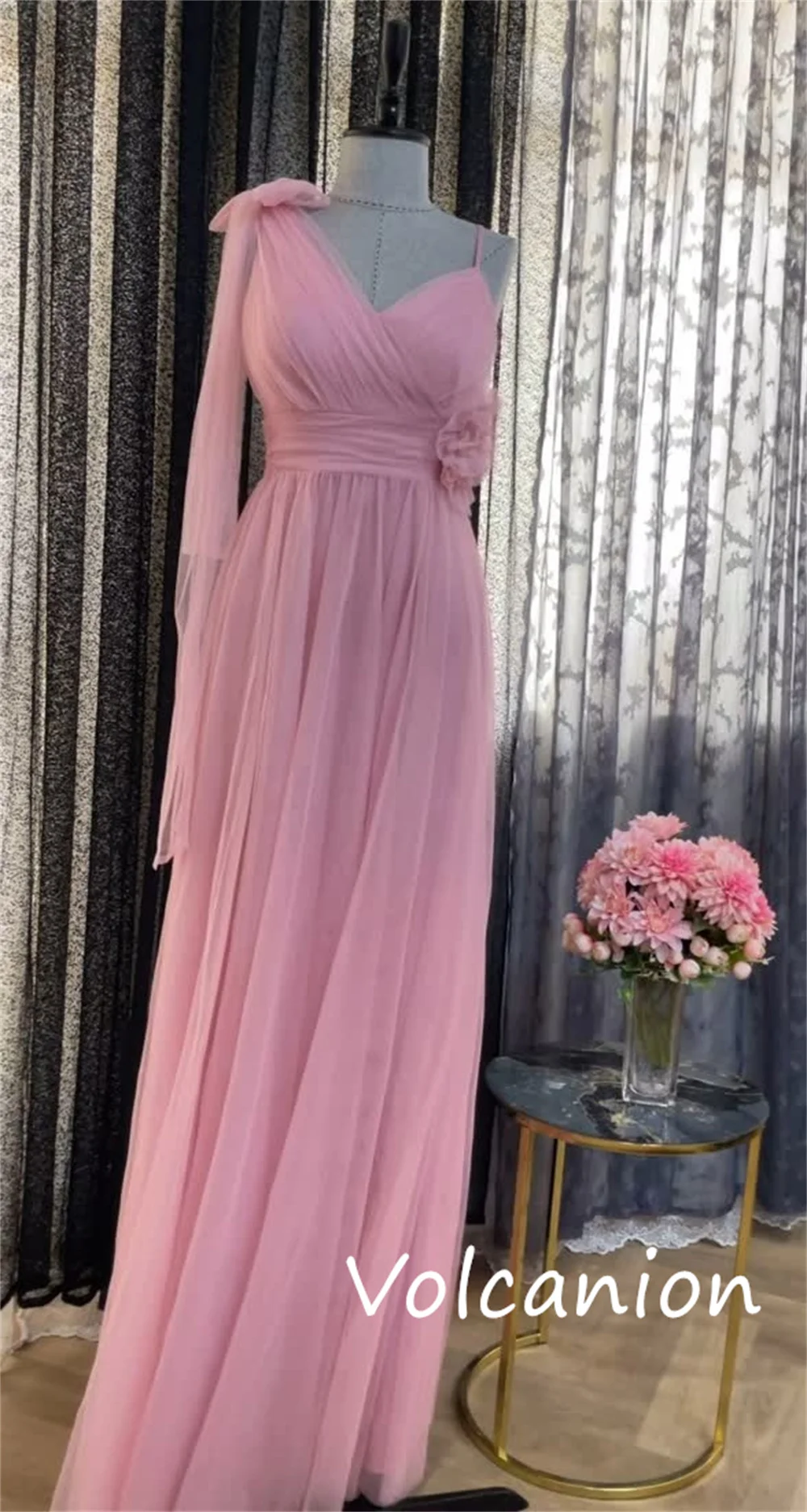 Gaun Panjang Kerah V A-line Bunga Sifon Indah yang Disesuaikan dengan Acara Dipesan Lebih Dahulu Pencocokan Gaya Cina