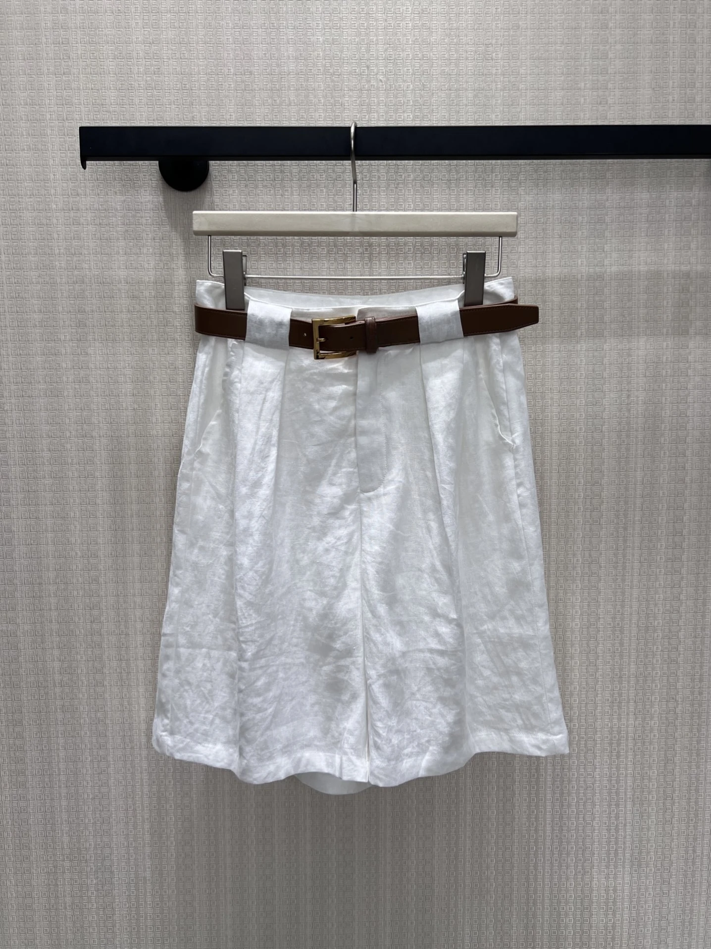 

Retro High Waist Women's Linen Shorts Golden Buckle Brown Belt Casual Pants Slimming Versatile White Shorts for Ladies
