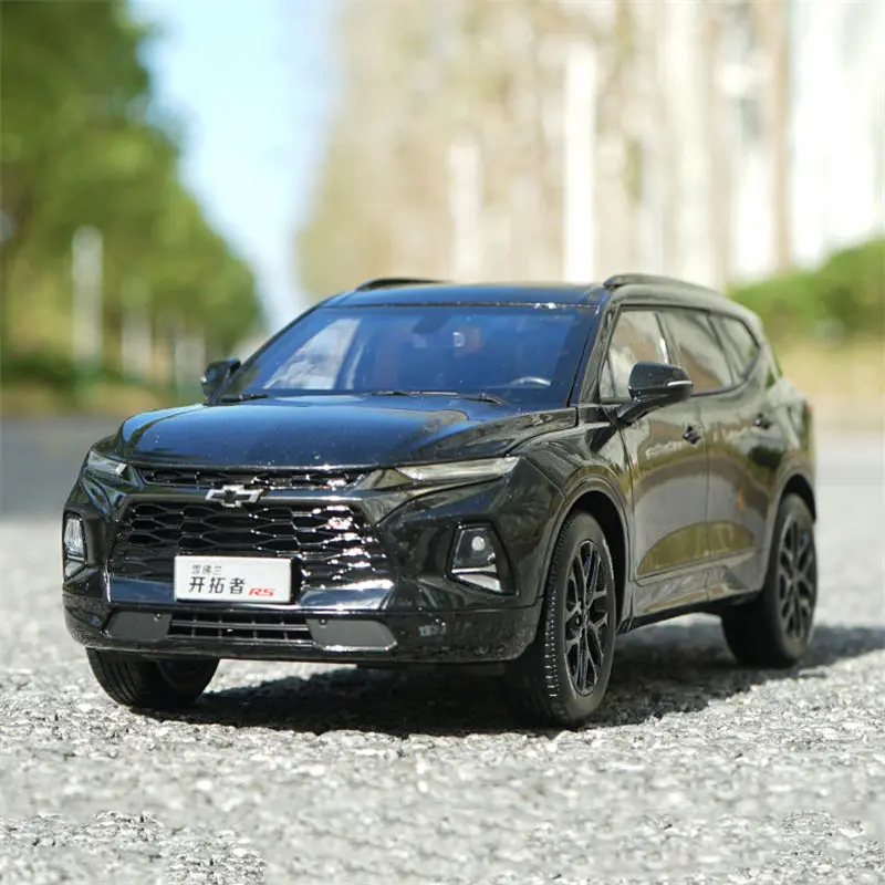 1:18 Chevrolets Blazer SUV Alloy Car Model Diecast Metal Toy Vehicles Car Model Simulation Collection Childrens Gifts Decoration