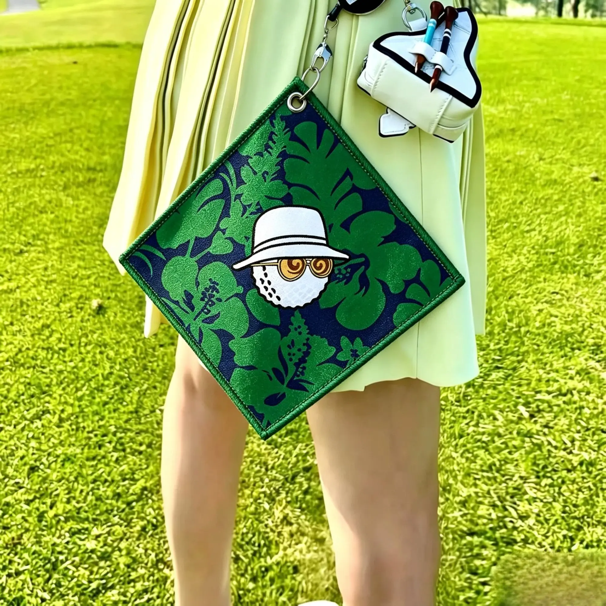 High-Quality Golf Towel, Stylish And Unique, Double-Layered And Durable, with a Retractable Hook, Quick-Drying, Super Absorbent - view 4