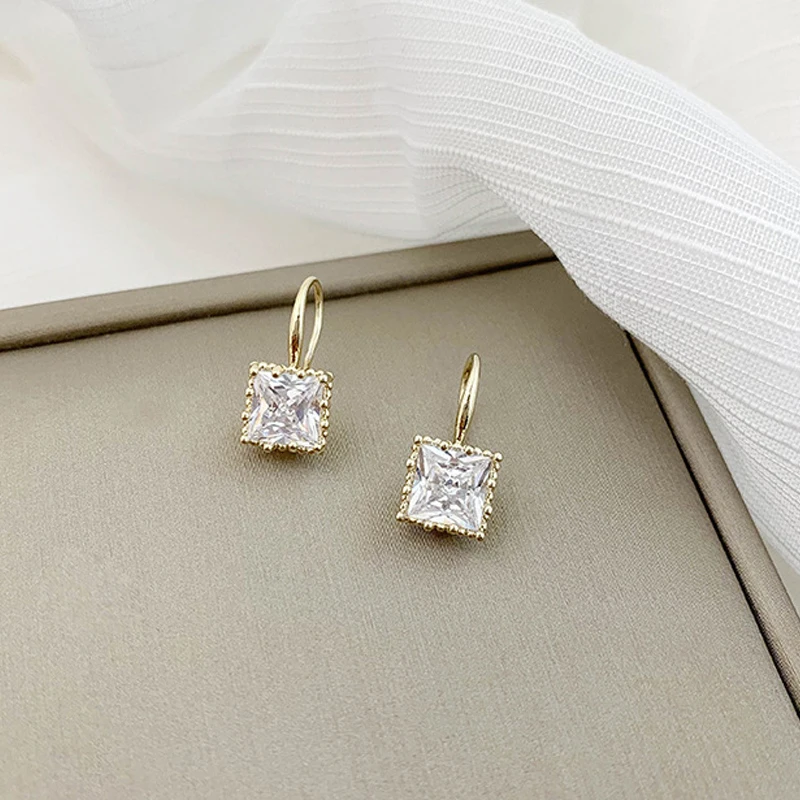 Luxury Square Zircon Drop Earrings Korean Fashion Golden Color Plated Party Crystal Earrings for Women Exquisite Jewelry 2024