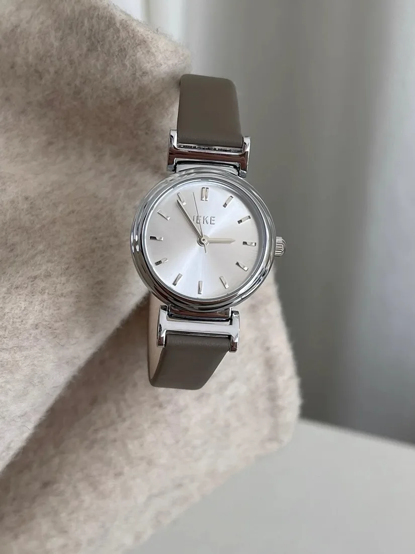 Grey, Stylish, Sophisticated, Casual, Round Leather Women'S Watch, Versatile And Exquisite, High-End Luxury Women'S Wristwatch.
