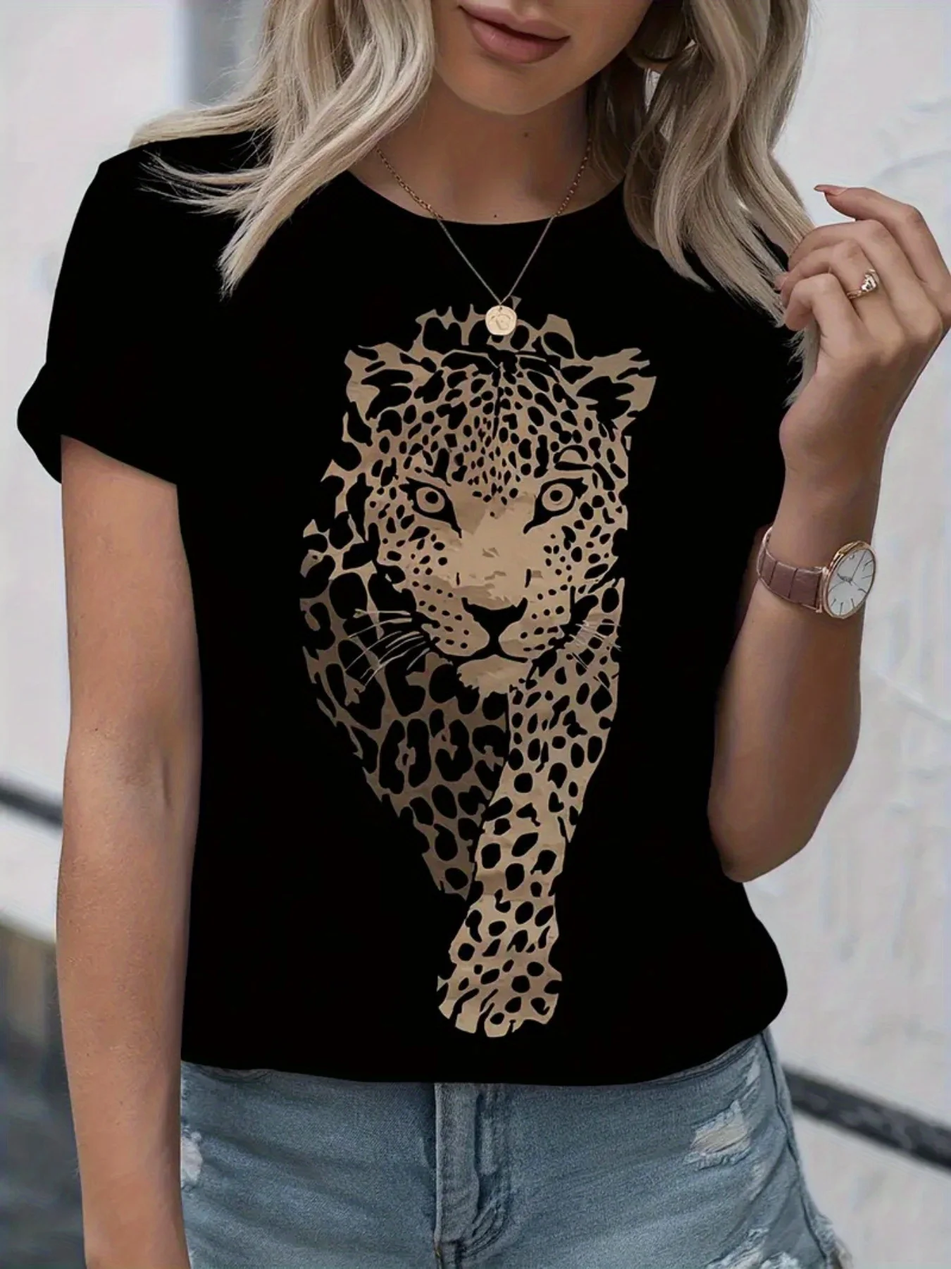 Geometric Leopard Print Casual T-shirt, Loose-fit Crewneck Short-sleeve Top, Suitable For Spring And Summer Casual Wear, Ideal For Everyday Casual Clothing, Crewneck T-shirt, Lightweight Upper Garment